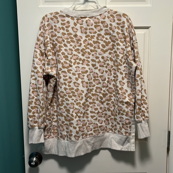Aerie Cheetah Print Light Crewneck - Picture 2 of 14
